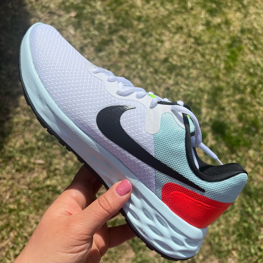 Nike Women's Revolution 6 NN Shoes - Size 9